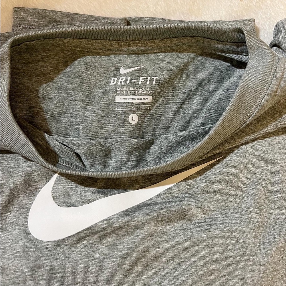 Nike Dri-Fit Tee - Picture 3 of 3
